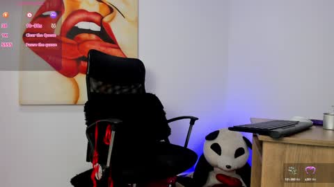 Snapshot of tiago_hannah chatting on 01-08-25, 10:27 carolina online show from 01-08-25, 10:27