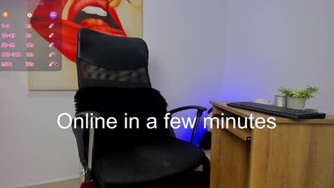 Snapshot of tiago_hannah chatting on 01-10-25, 11:29 carolina online show from 01-10-25, 11:29