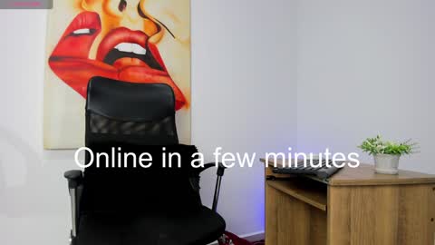 Snapshot of tiago_hannah chatting on 01-30-25, 10:50 carolina online show from 01-30-25, 10:50