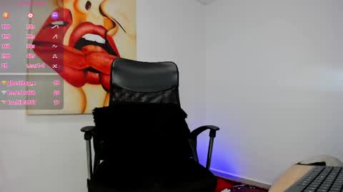 Snapshot of tiago_hannah chatting on 02-24-25, 12:16 carolina online show from 02-24-25, 12:16