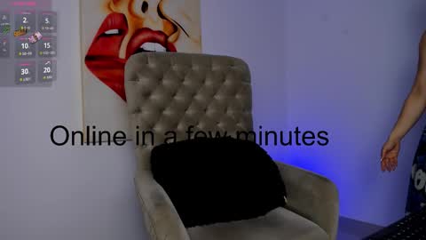 Snapshot of tiago_hannah chatting on 10-07-25, 11:35 carolina online show from 10-07-25, 11:35