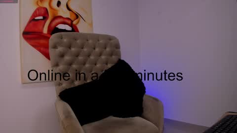 Snapshot of tiago_hannah chatting on 10-08-25, 11:46 carolina online show from 10-08-25, 11:46