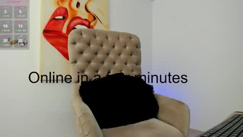 Snapshot of tiago_hannah chatting on 10-15-25, 12:27 carolina online show from 10-15-25, 12:27