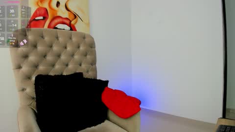 Snapshot of tiago_hannah chatting on 11-09-25, 09:02 carolina online show from 11-09-25, 09:02