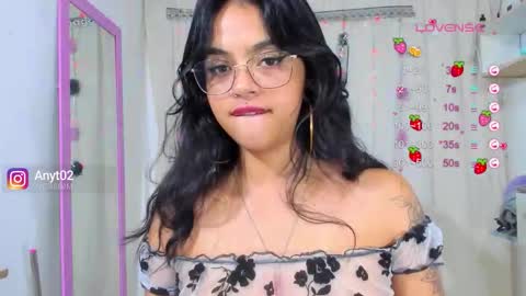 Snapshot of tianaa_a chatting on 11-25-25, 04:01 Anny 3 online show from 11-25-25, 04:01