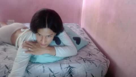 Snapshot of tianiiss_sweet chatting on 09-12-25, 06:52 Tiana online show from 09-12-25, 06:52