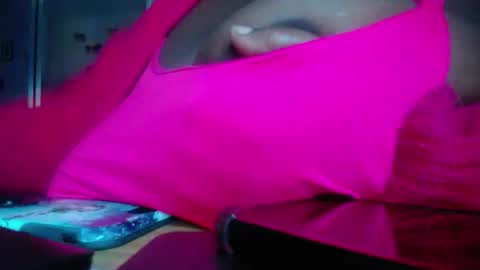 Tierra Henri online show from 12-14-25, 02:33