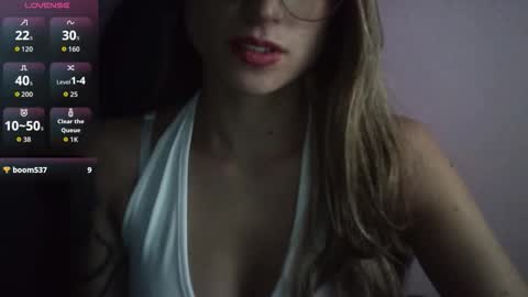 Snapshot of tifanny_a chatting on 11-04-25, 09:36 Tifanny online show from 11-04-25, 09:36