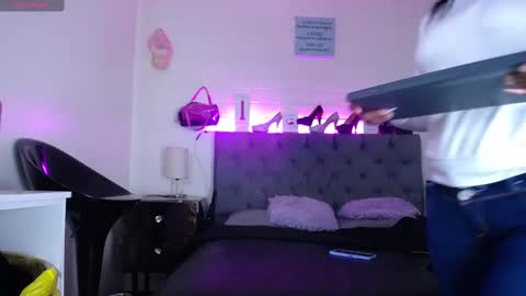 Snapshot of tifanny_nails chatting on 02-24-25, 12:48 Tifanny Nails online show from 02-24-25, 12:48