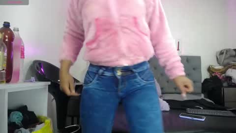 Snapshot of tifanny_nails chatting on 02-27-25, 11:52 Tifanny Nails online show from 02-27-25, 11:52