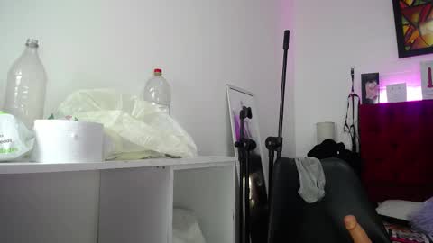 Snapshot of tifanny_nails chatting on 09-09-25, 12:05 Tifanny Nails online show from 09-09-25, 12:05