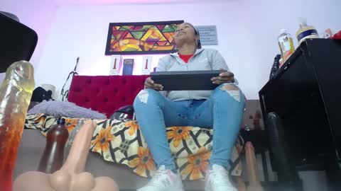 Snapshot of tifanny_nails chatting on 09-12-25, 12:05 Tifanny Nails online show from 09-12-25, 12:05