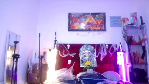 Snapshot of tifanny_nails chatting on 10-17-25, 12:30 Tifanny Nails online show from 10-17-25, 12:30