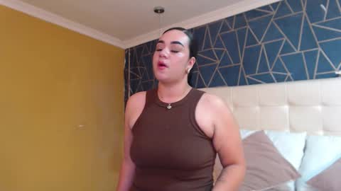 Snapshot of tifannydunss chatting on 10-20-25, 02:34 TifannyDunss online show from 10-20-25, 02:34