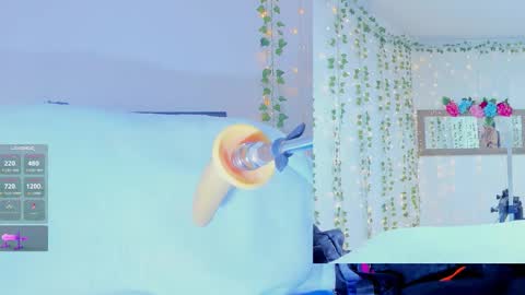 Tiffanny online show from 10-22-25, 08:14