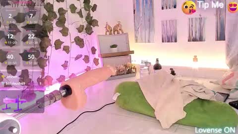 Snapshot of tiffannyy_ chatting on 10-23-25, 02:11 teffy online show from 10-23-25, 02:11