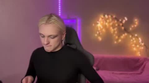 Snapshot of tiffany2005 chatting on 11-04-25, 11:20 Amira online show from 11-04-25, 11:20