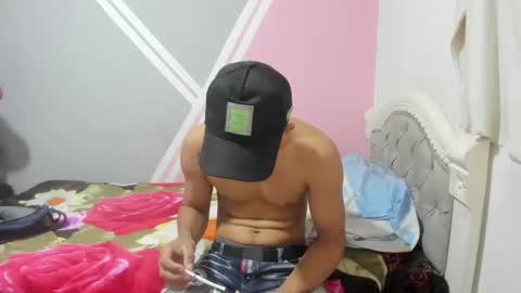 Snapshot of tiffany_and_leunam chatting on 02-06-25, 02:22 tiffany_and_leunam online show from 02-06-25, 02:22