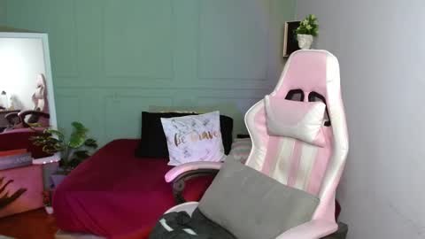 Snapshot of tiffany_laurens chatting on 01-10-25, 05:15 dont forget ask for custom vids online show from 01-10-25, 05:15