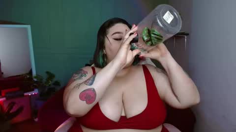 Snapshot of tiffany_laurens chatting on 01-12-25, 04:00 dont forget ask for custom vids online show from 01-12-25, 04:00