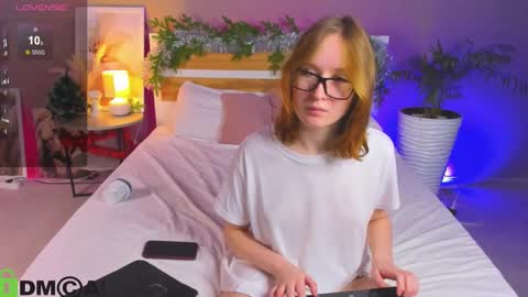 Snapshot of tiffany_roy chatting on 01-09-25, 05:44 tiffany_roy online show from 01-09-25, 05:44