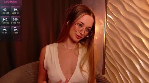 Tiffany online show from 11-19-25, 01:44