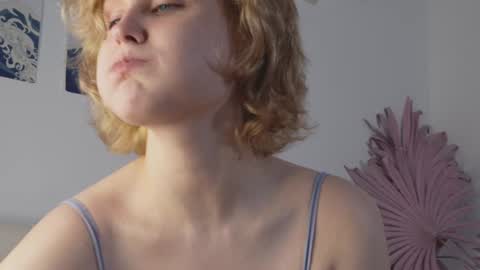 tiffanyjons online show from 01-08-25, 06:09