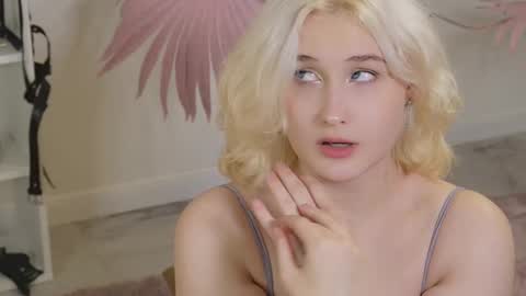 tiffanyjons online show from 10-04-25, 05:22