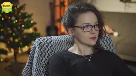 tiffanyriox online show from 12-19-25, 12:50