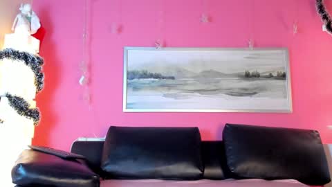 Stefany Suarez online show from 12-31-24, 01:19