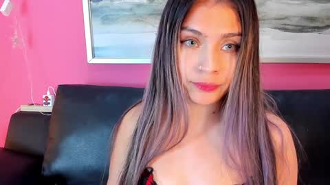Stefany Suarez online show from 01-07-25, 04:27
