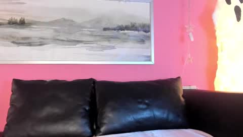 Stefany Suarez online show from 10-09-25, 08:51