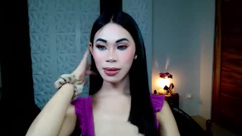 Snapshot of tiffanythebigcock chatting on 11-26-25, 11:44 tiffanythebigcock online show from 11-26-25, 11:44