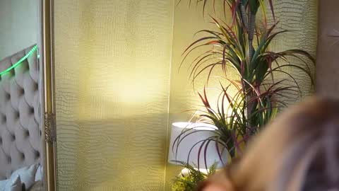  Tiffany  online show from 11-07-25, 09:26