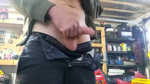 Snapshot of tigars36 chatting on 12-17-25, 07:42 Tigars36 online show from 12-17-25, 07:42