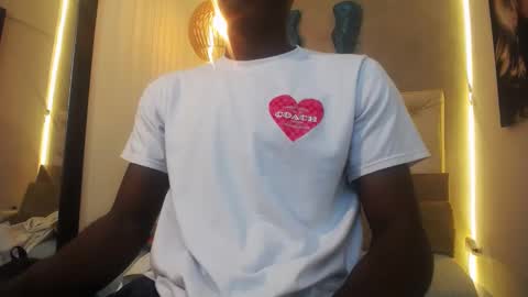 Snapshot of tigga_sall chatting on 09-30-25, 02:27 Tigga Sall online show from 09-30-25, 02:27