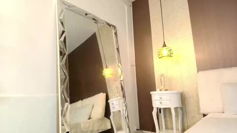 T I F F A N Y online show from 10-16-25, 10:33