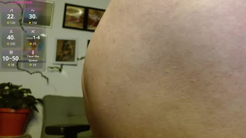 Snapshot of tiina_hz chatting on 10-09-25, 12:52 Tiina hz online show from 10-09-25, 12:52