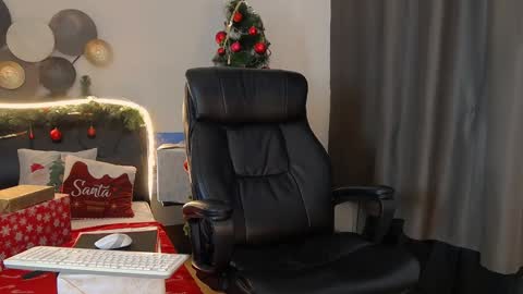 Snapshot of tim_mart chatting on 12-25-24, 02:03 ask me online show from 12-25-24, 02:03