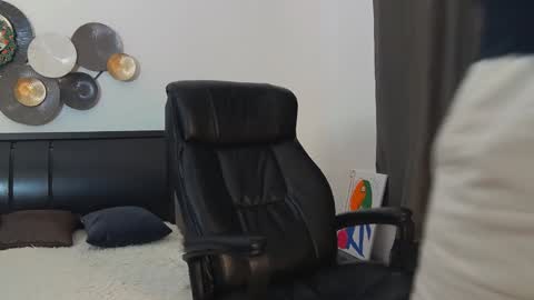 Snapshot of tim_mart chatting on 01-13-25, 08:37 ask me online show from 01-13-25, 08:37