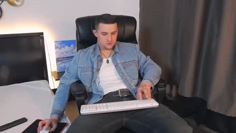 Snapshot of tim_mart chatting on 02-01-25, 12:29 ask me online show from 02-01-25, 12:29