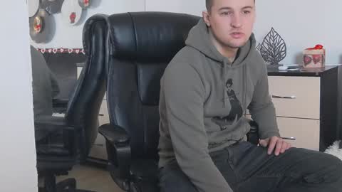 Snapshot of tim_mart chatting on 02-08-25, 02:16 ask me online show from 02-08-25, 02:16