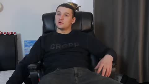 Snapshot of tim_mart chatting on 02-17-25, 08:19 ask me online show from 02-17-25, 08:19