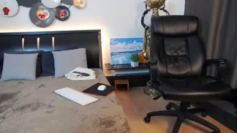 Snapshot of tim_mart chatting on 02-23-25, 01:53 ask me online show from 02-23-25, 01:53