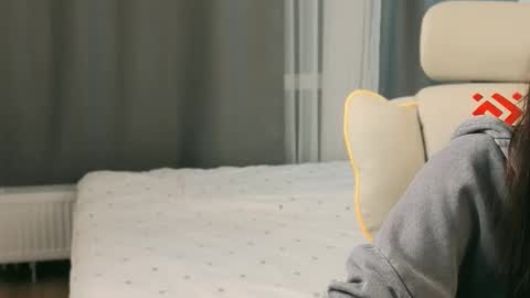 Mia online show from 02-24-26, 09:57