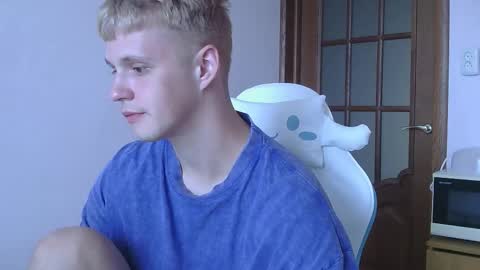 Snapshot of timkinky chatting on 09-10-25, 01:44 Tim WhiteS online show from 09-10-25, 01:44