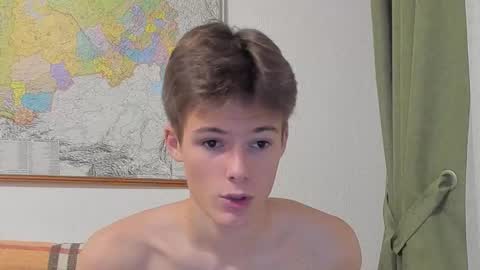 Snapshot of timytwinkboy chatting on 09-18-25, 06:54 Tim online show from 09-18-25, 06:54