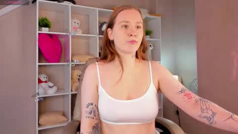 Snapshot of tina_hicks chatting on 02-19-26, 09:16 Stella online show from 02-19-26, 09:16