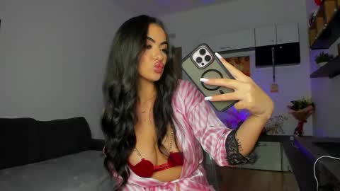 Andreea online show from 12-15-25, 10:58