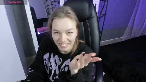 Tina Tayllor MY SHEDULEMondayTuesdaySaturdaySunday online show from 11-17-25, 10:04